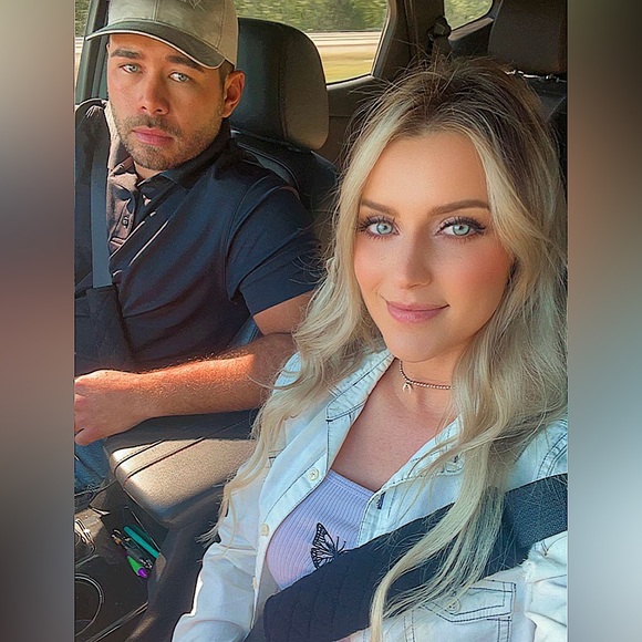 Meet your Posher, Megan - Picture 4 of 4